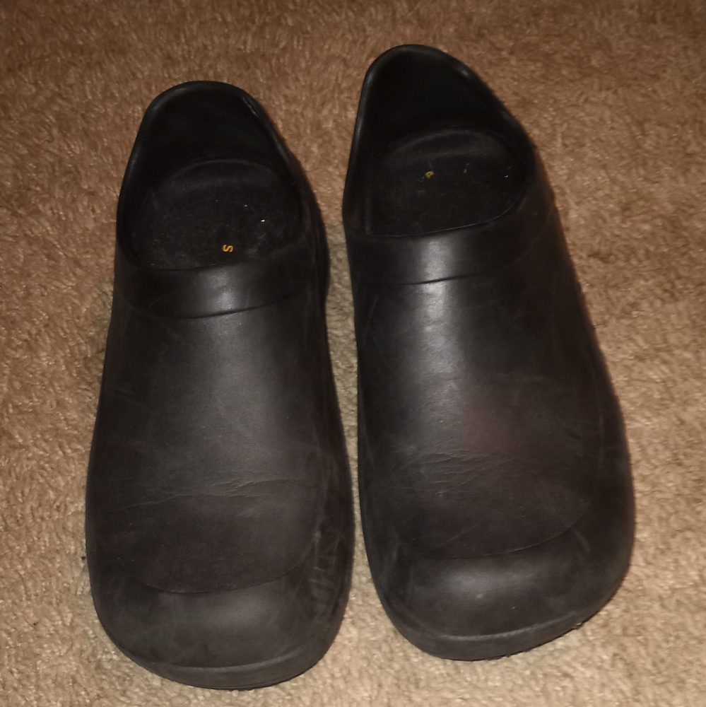Women's non-skid shoes
